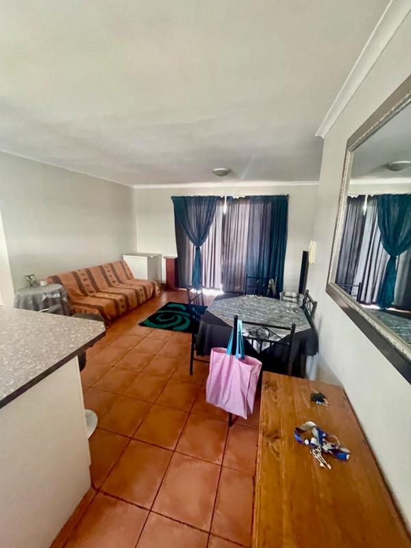 2 Bedroom Property for Sale in Vredekloof East Western Cape